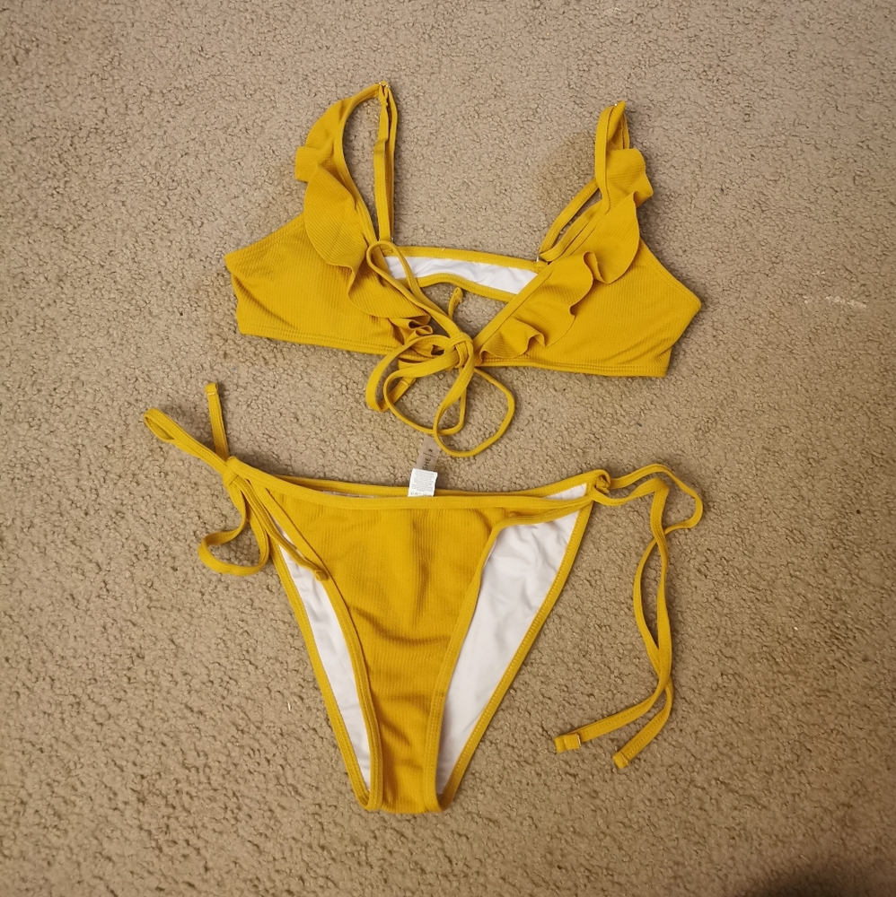 Cupshe bright yellow bikini set size M